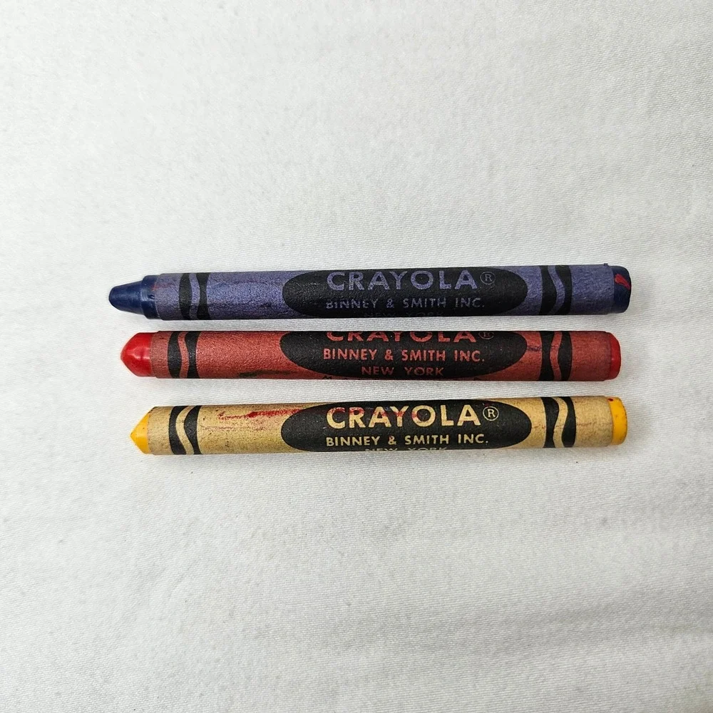 Vtg‎ Crayola Binney & Smith Inc New York Wax Crayons Blue Red Yellow Set of 3